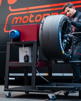 PROFESSIONAL TYRE SCRAPING MACHINE